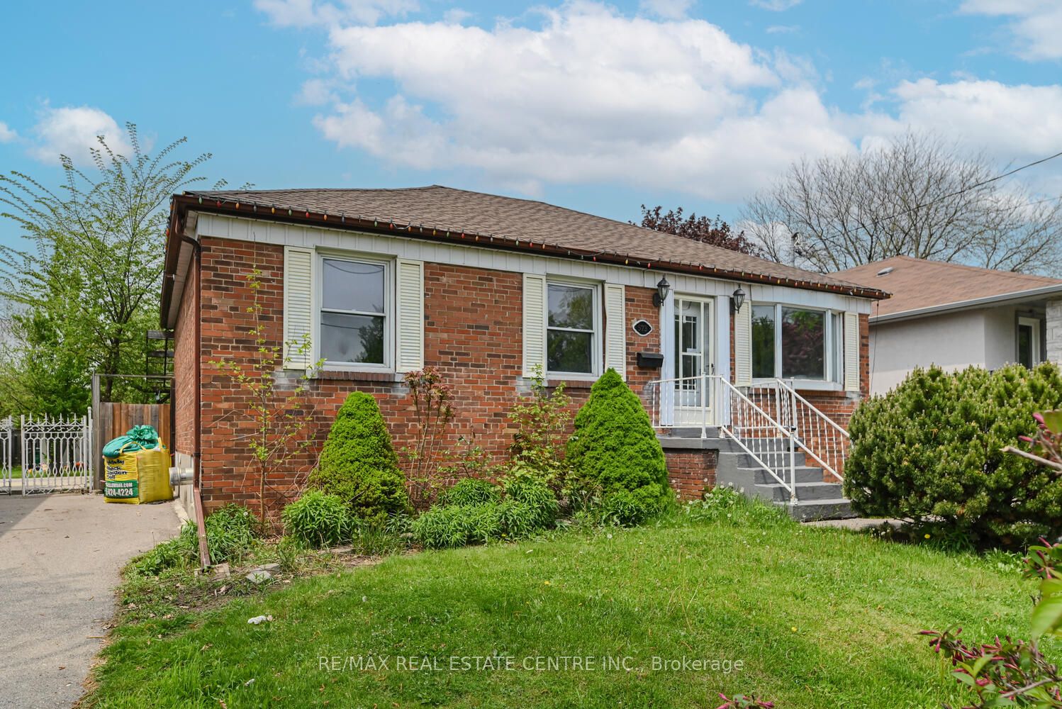 573 Exbury Crescent Lower 1