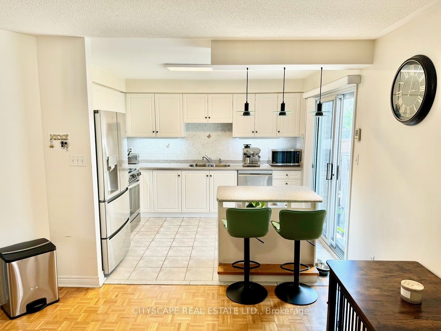 533 Leatherleaf Drive