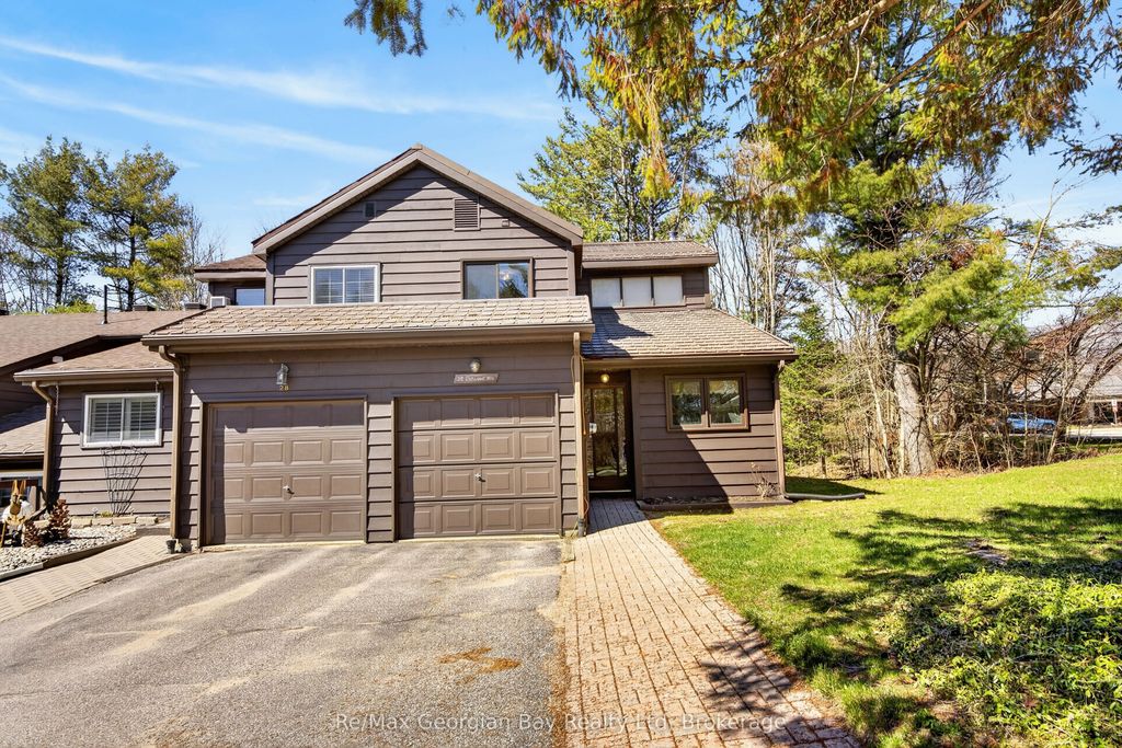 Photo of 30 OAKWOOD Heights, Bracebridge, ON P1L 1M5 (MLS # X13055762)