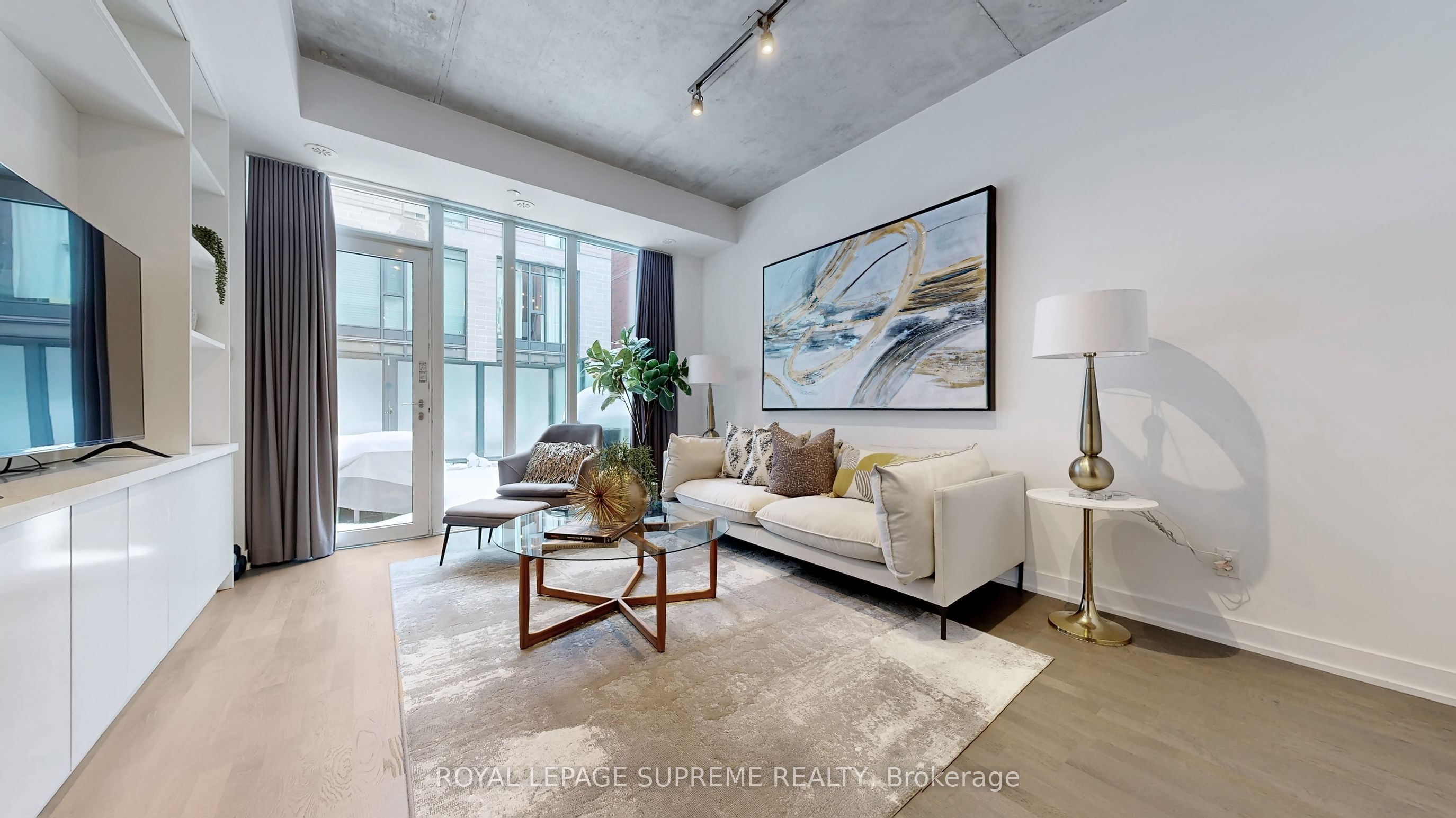 1246 Dundas Street E