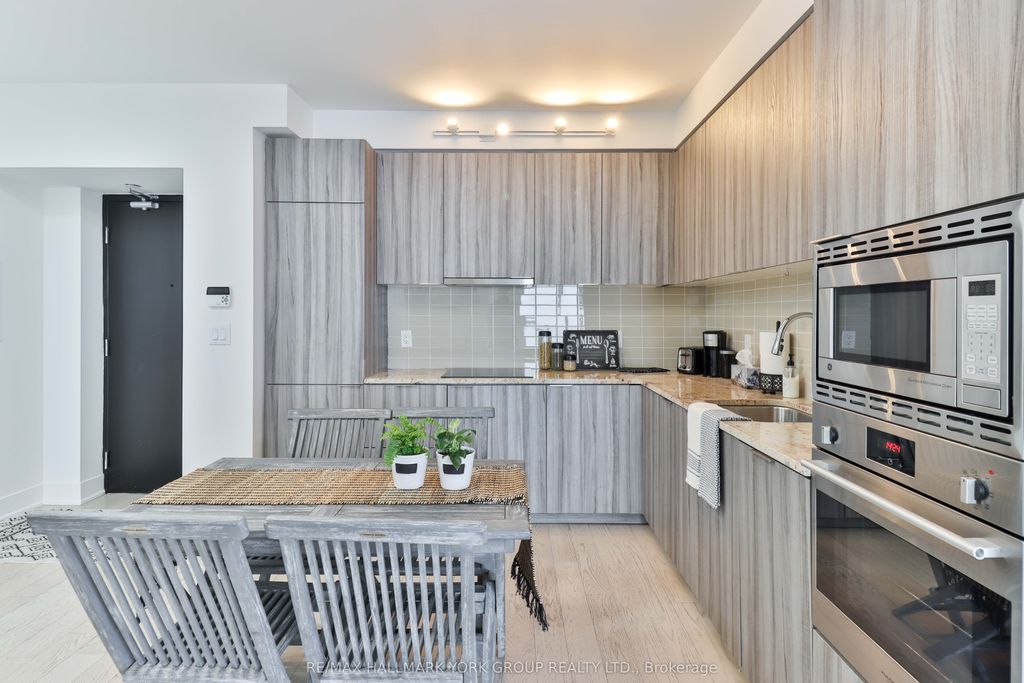 Photo of 955 Bay Street #3703, Toronto, ON M5S 0C6 (MLS # C12766920)