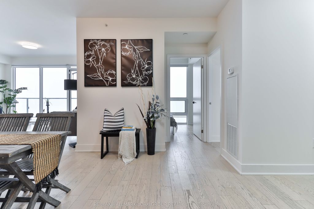 Photo of 955 Bay Street #3703, Toronto, ON M5S 0C6 (MLS # C12766920)