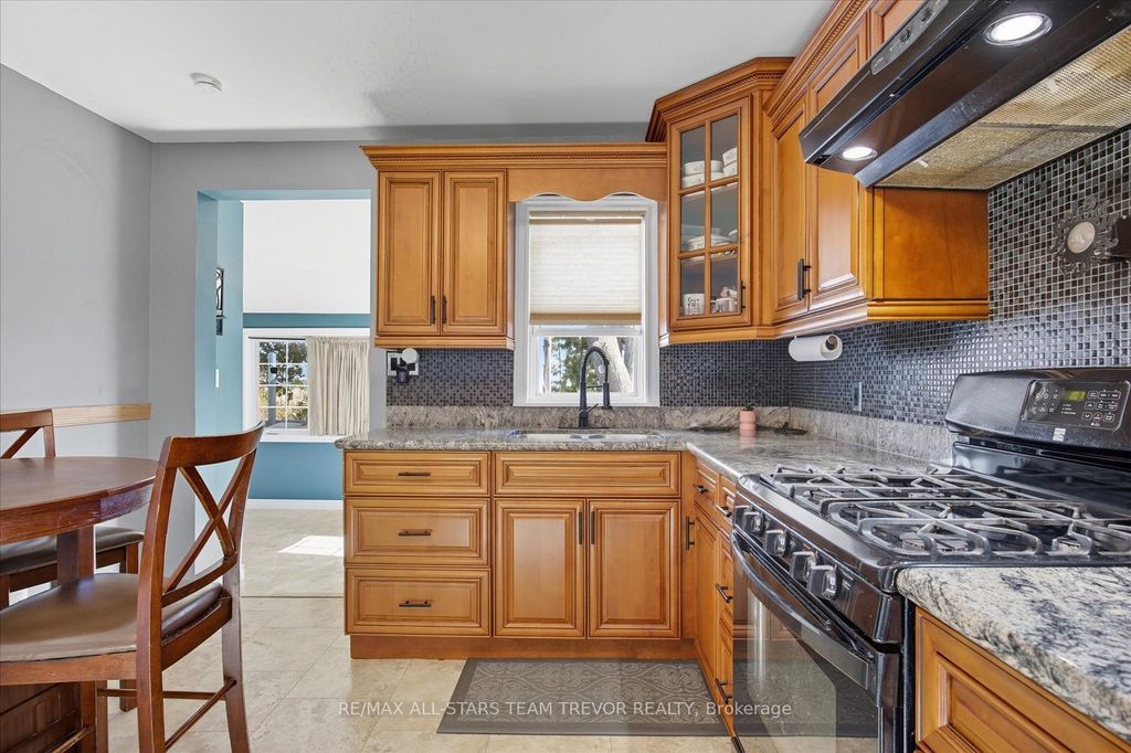 Photo of 169 The Queensway N/A N, Georgina, ON L4P 3C8 (MLS # N12451513)