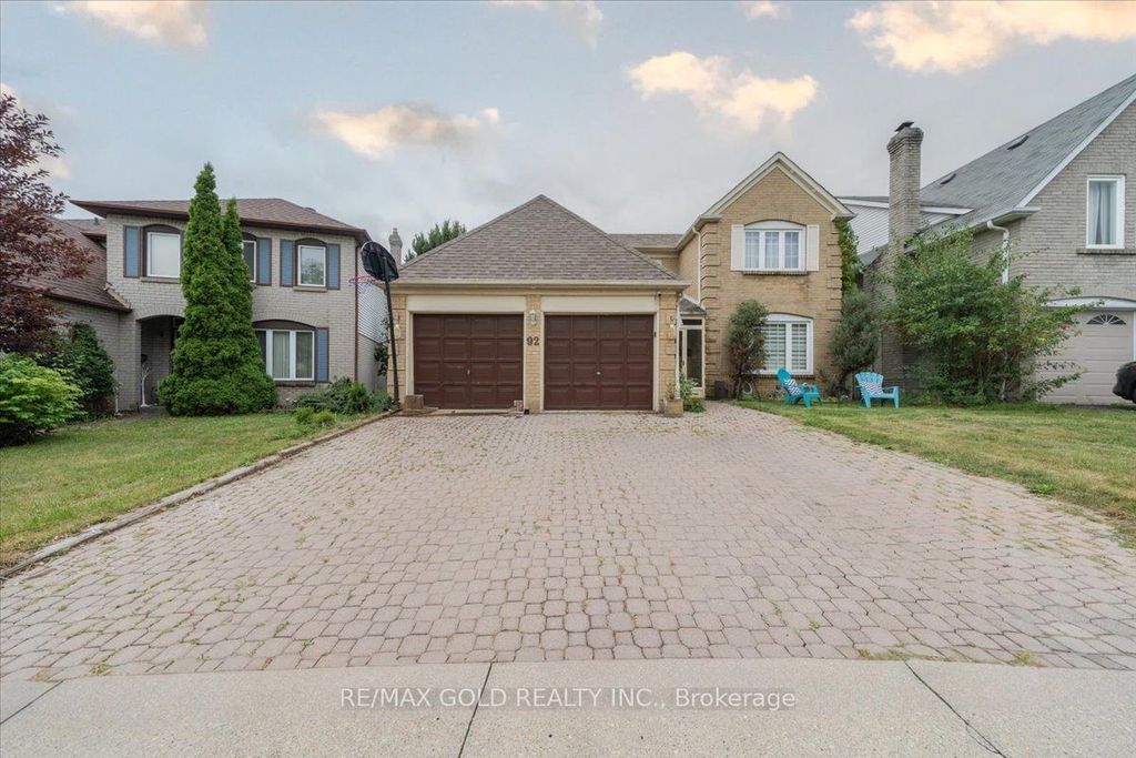 Photo of 92 Jaffa Drive, Brampton, ON L6S 4C6 (MLS # W12538290)