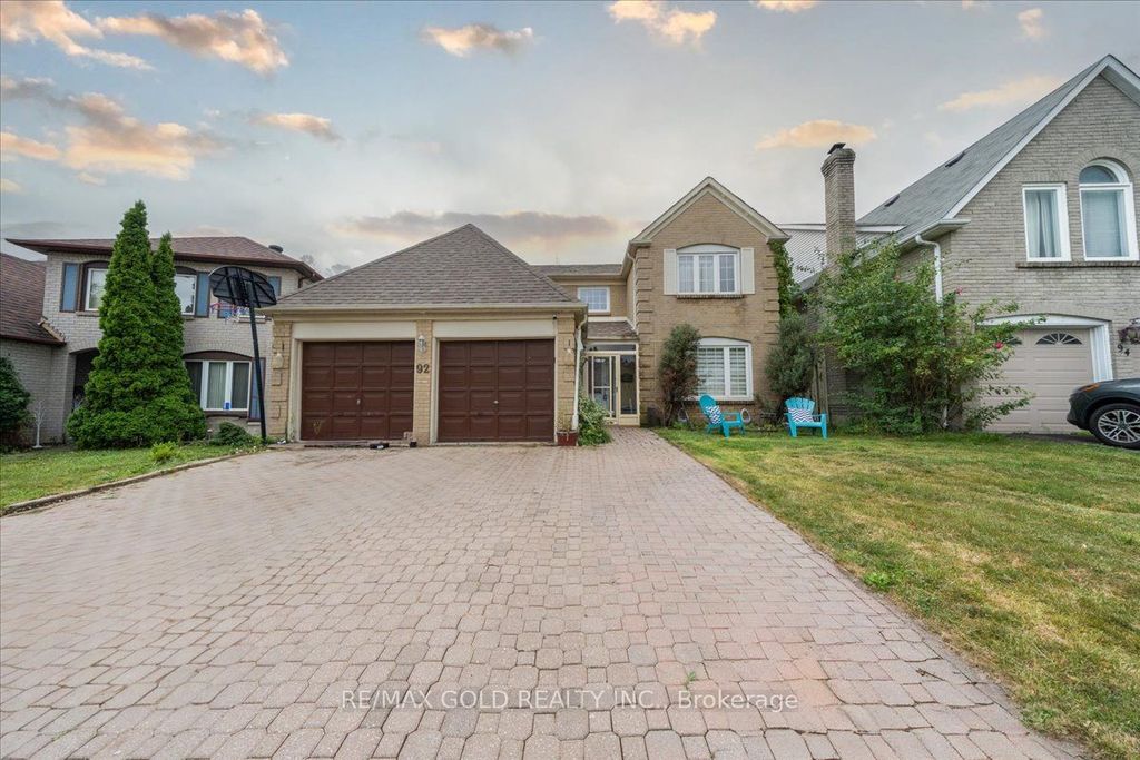 Photo of 92 Jaffa Drive, Brampton, ON L6S 4C6 (MLS # W12538290)