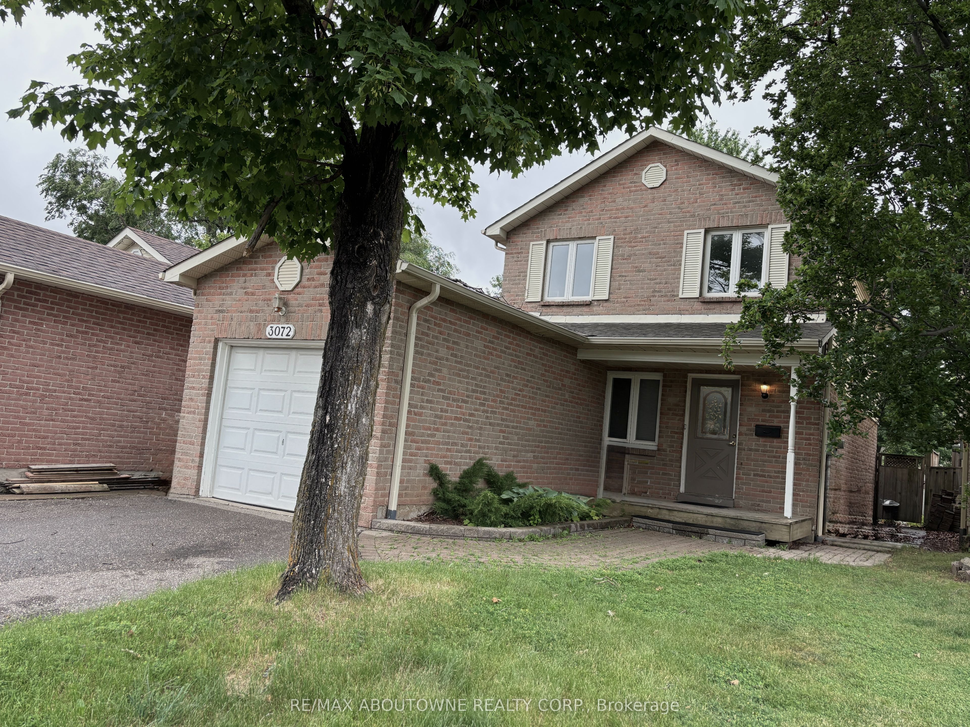 3072 Patrick Crescent