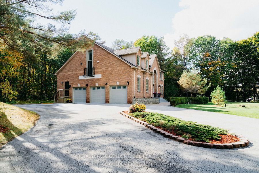 8 Greenvalley Circle