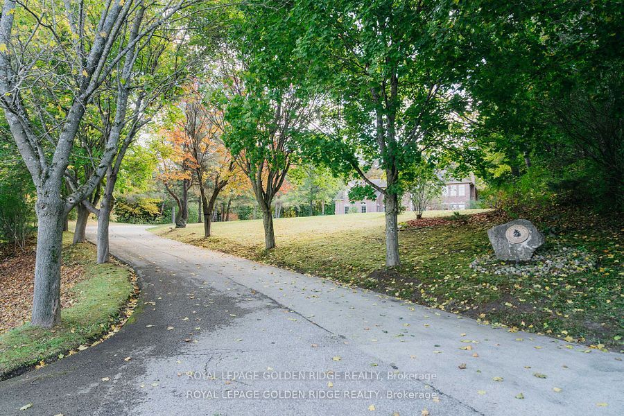 8 Greenvalley Circle