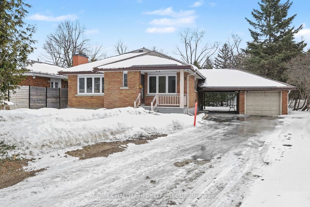 Photo of 1299 Evans Boulevard, Alta Vista and Area, ON K1H 7T8 (MLS # X13108760)