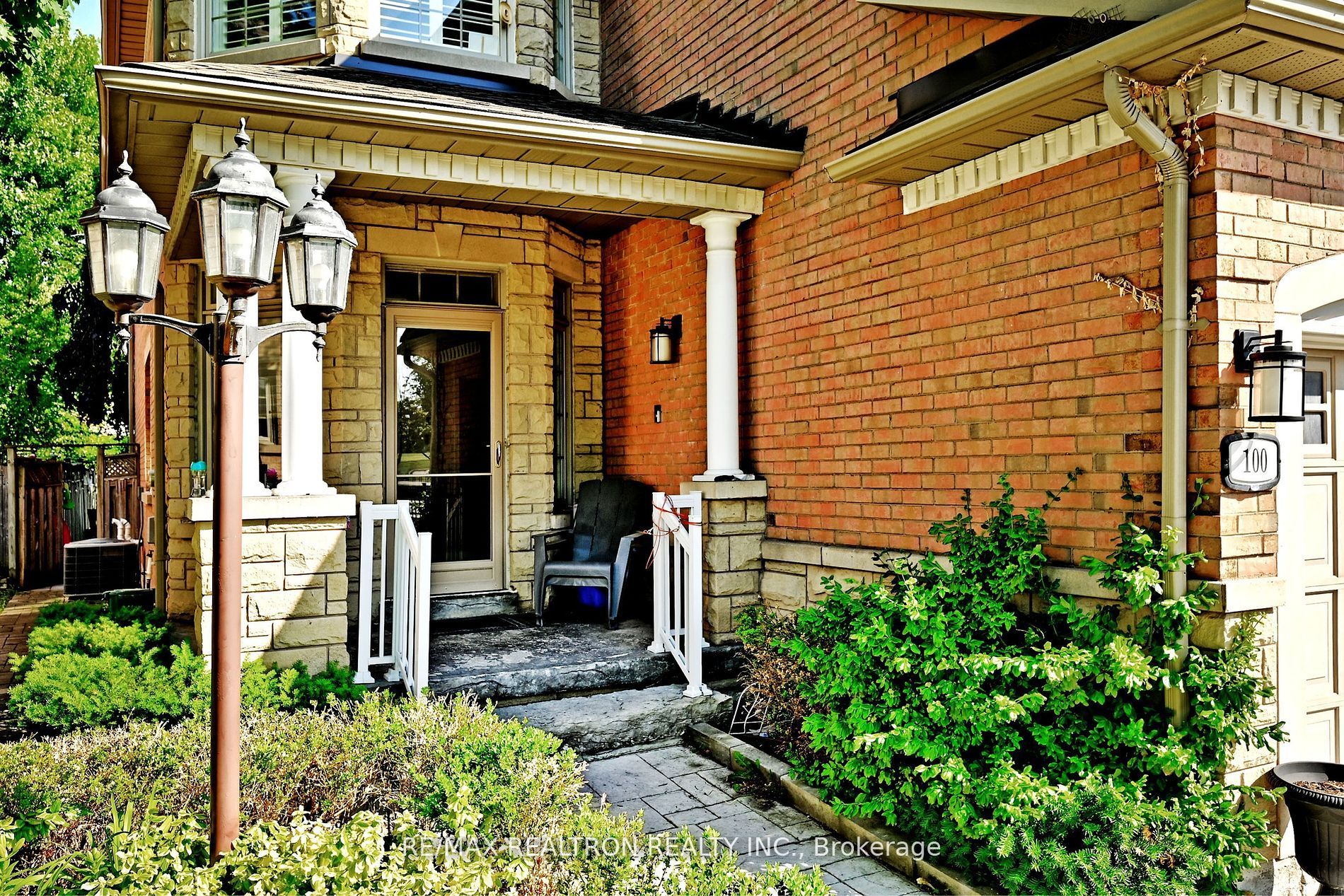 100 Kingsbridge Circle