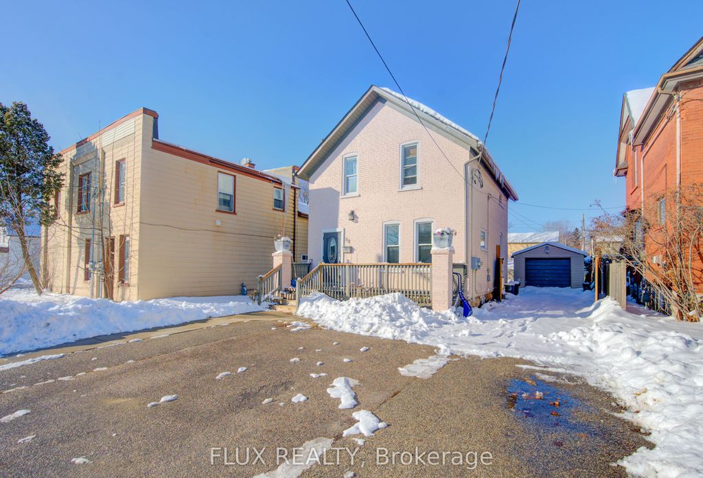 Photo of 88 Wellington Street N, Kitchener, ON N2H 5J8 (MLS # X12635252)
