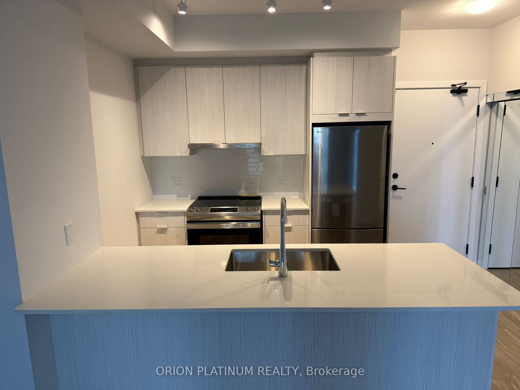 430 Square One Drive 904