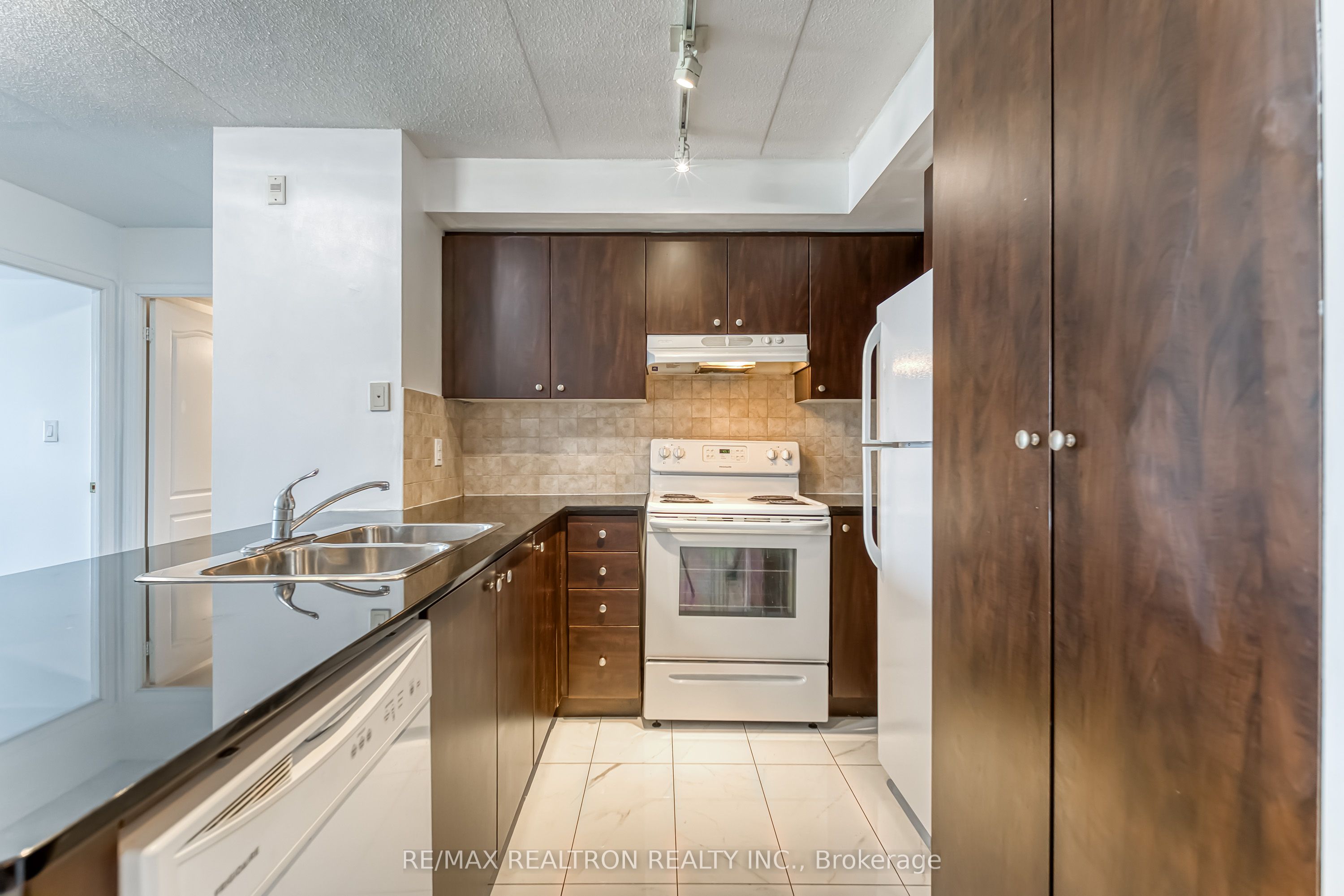 4600 Steeles Avenue E 310