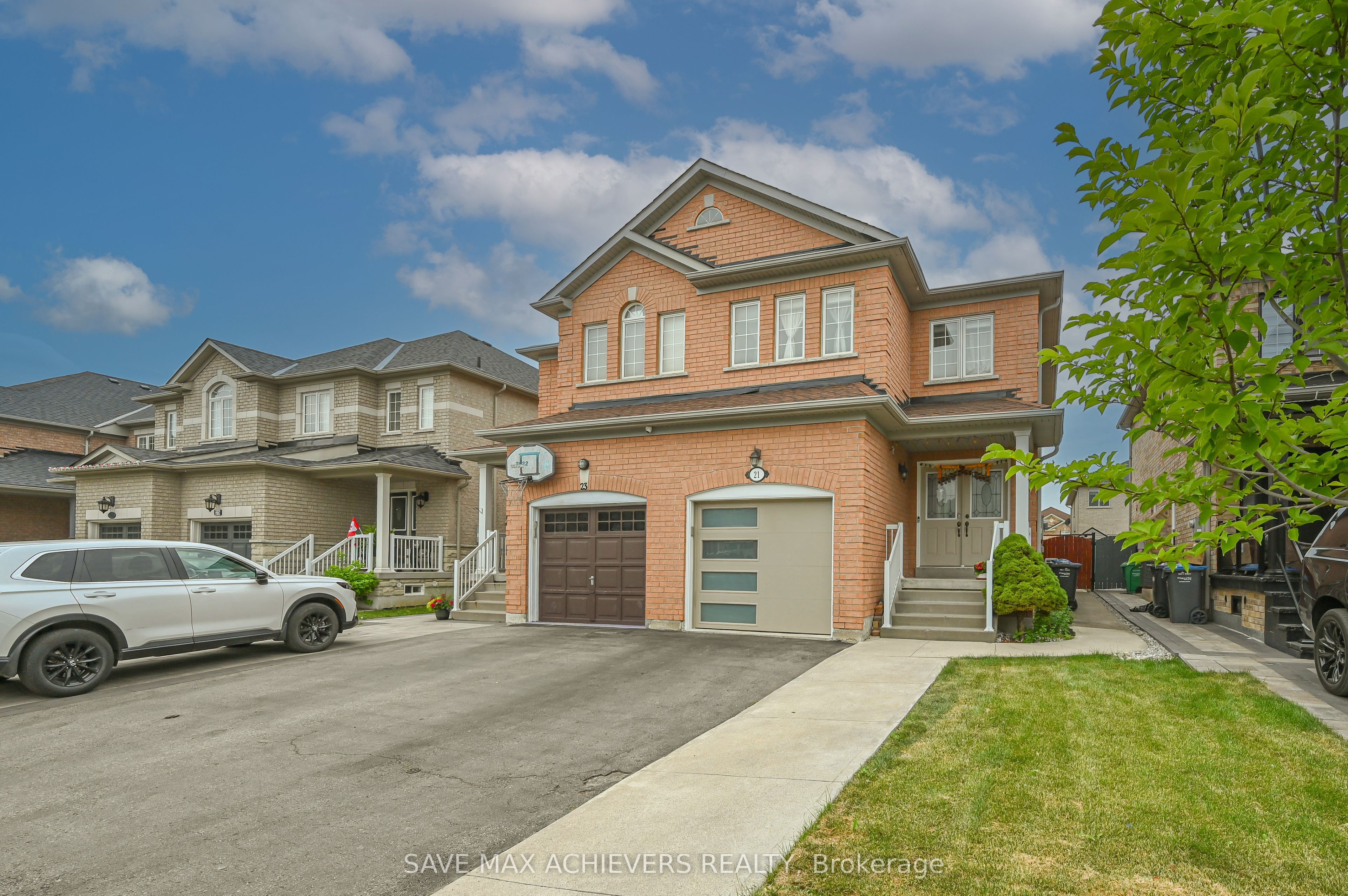 21 Riverplace Crescent