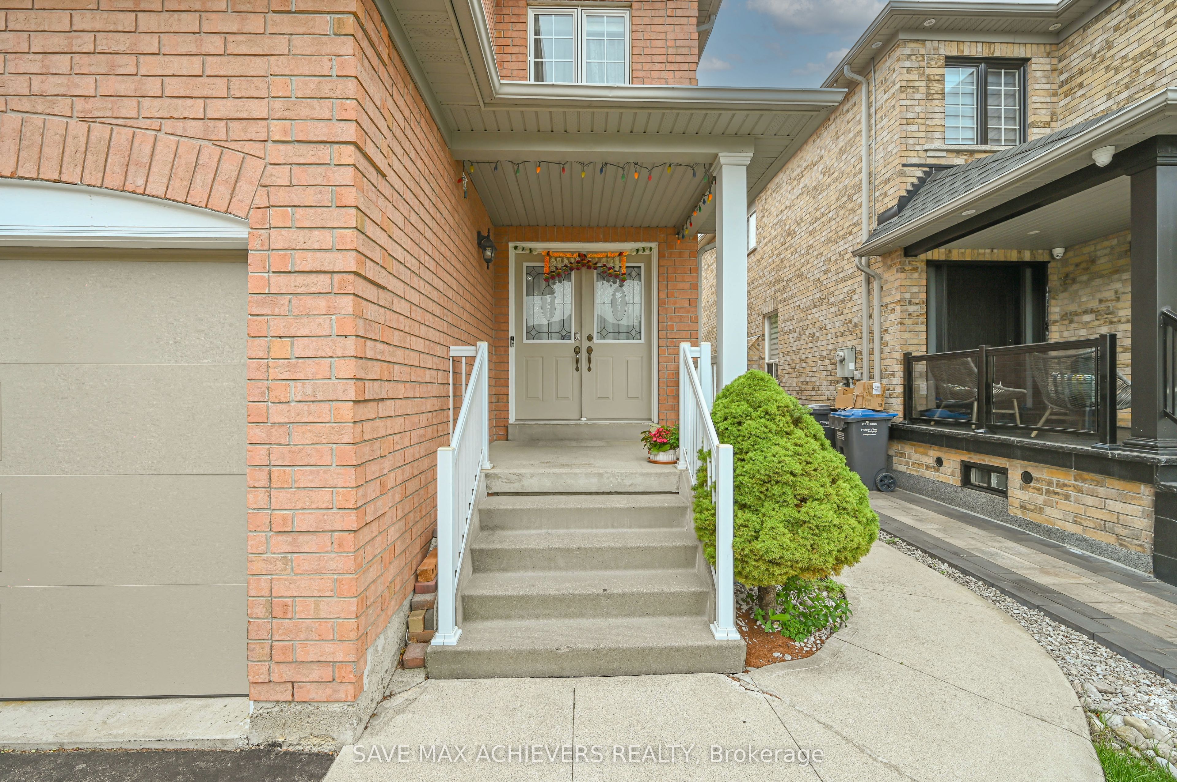 21 Riverplace Crescent