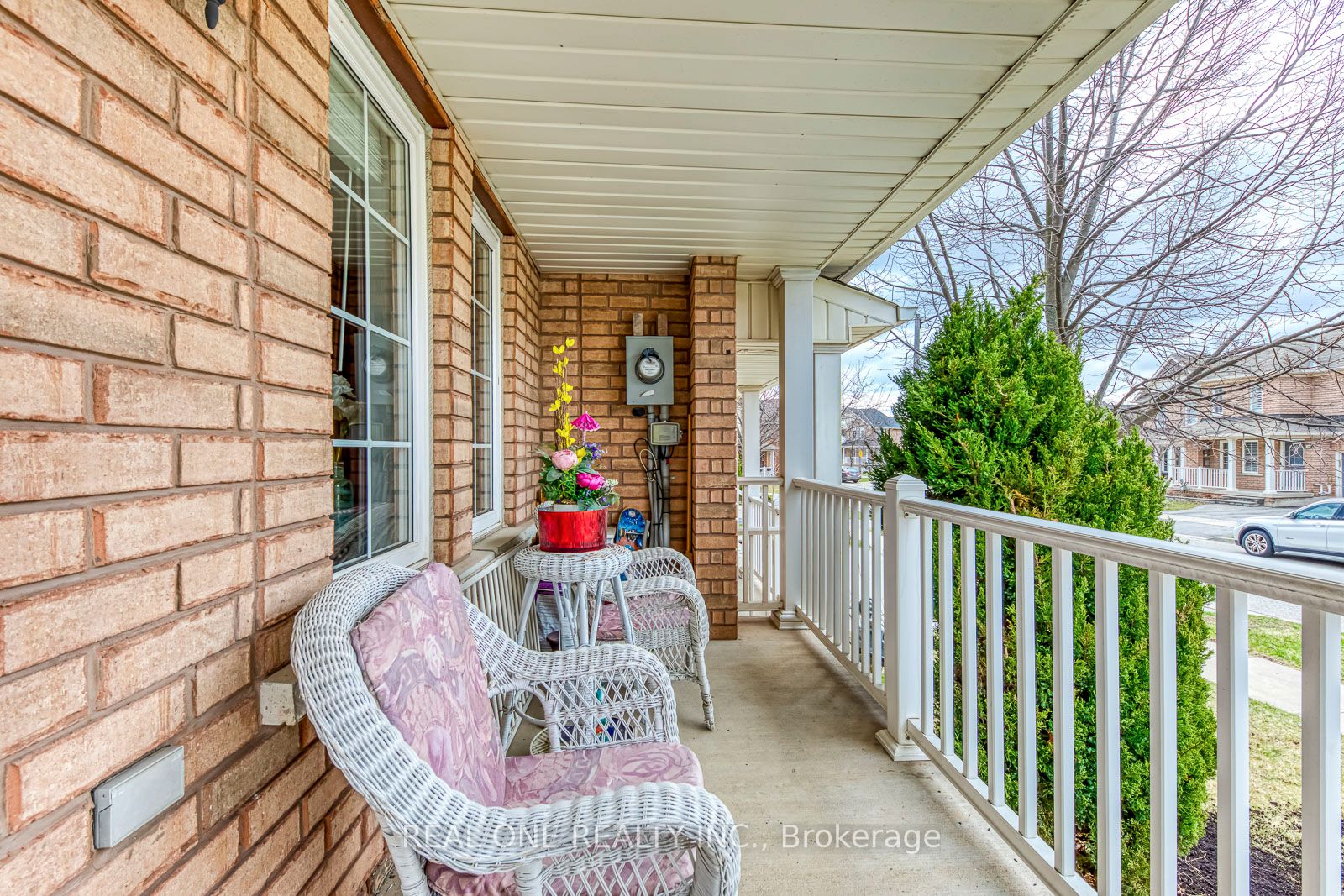 2297 Saddlecreek Crescent
