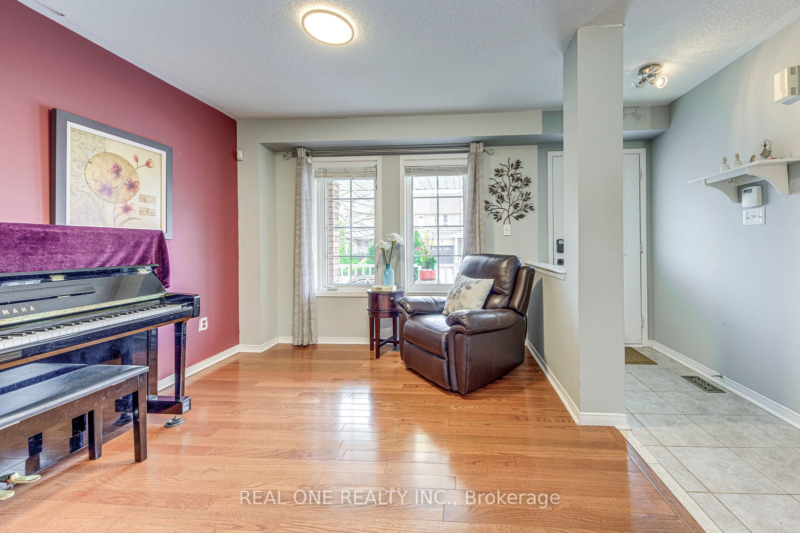 2297 Saddlecreek Crescent