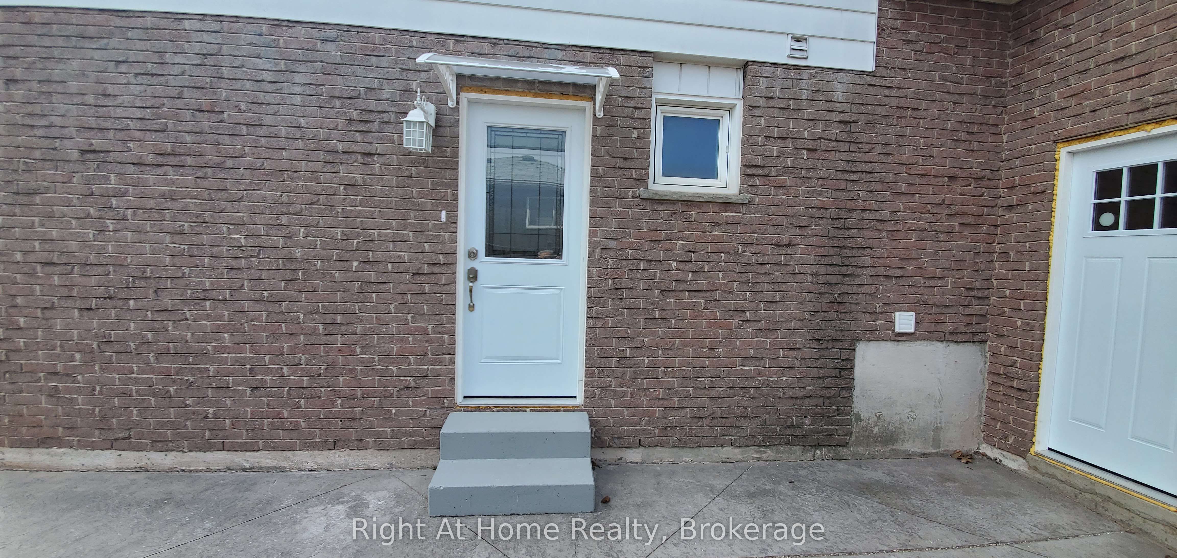 2192 BRIDGE Road Unit 2