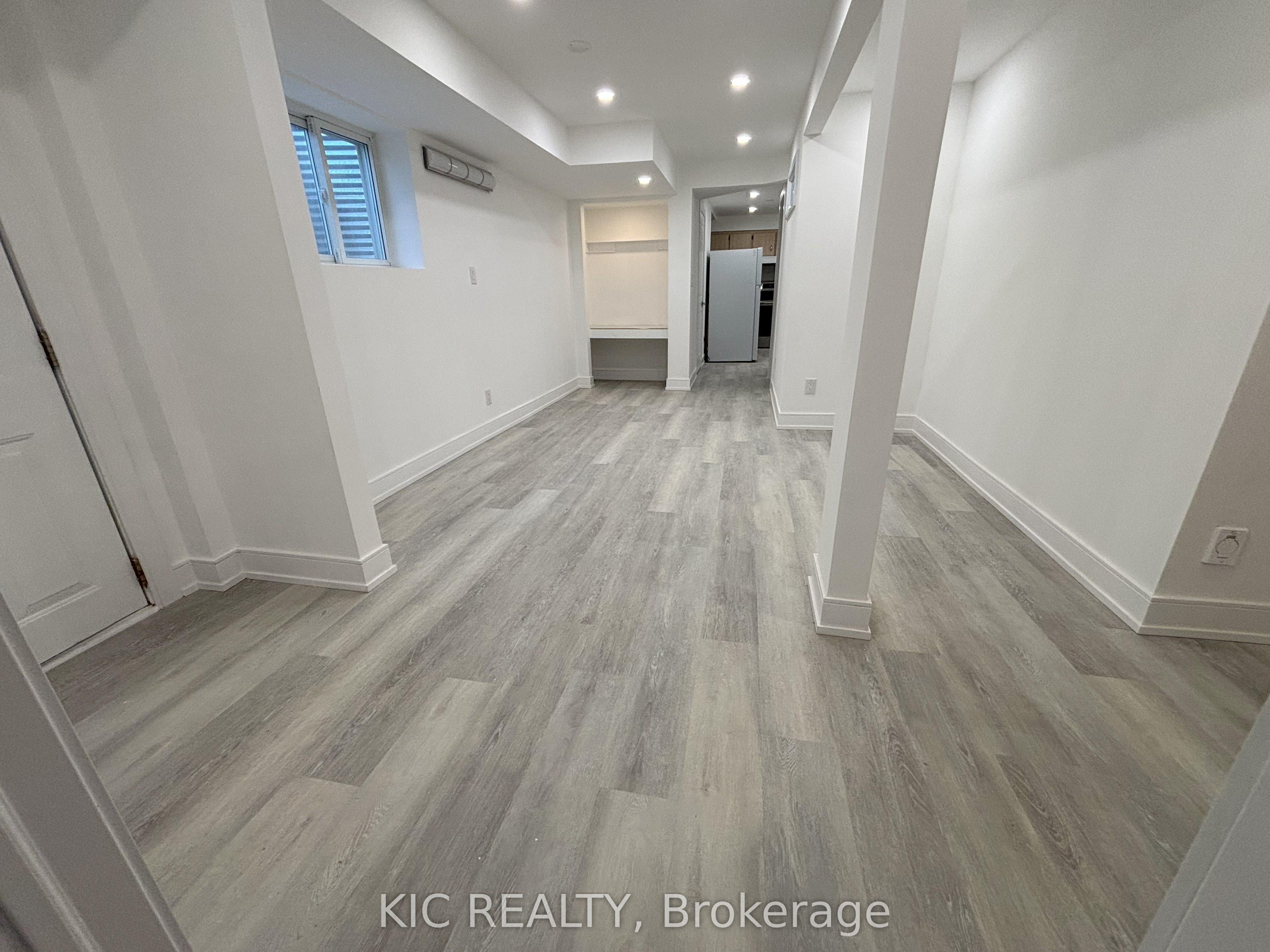 213 Equator Crescent Lower Level