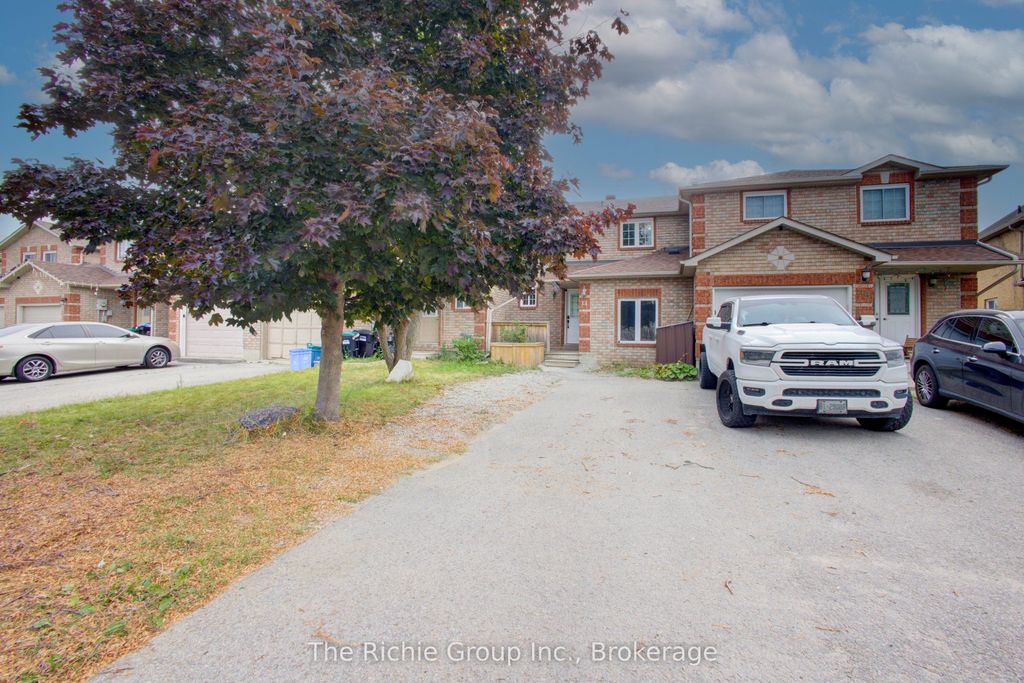 Photo of 14 TUNBRIDGE Road, Barrie, ON L4M 6S8 (MLS # S12823578)