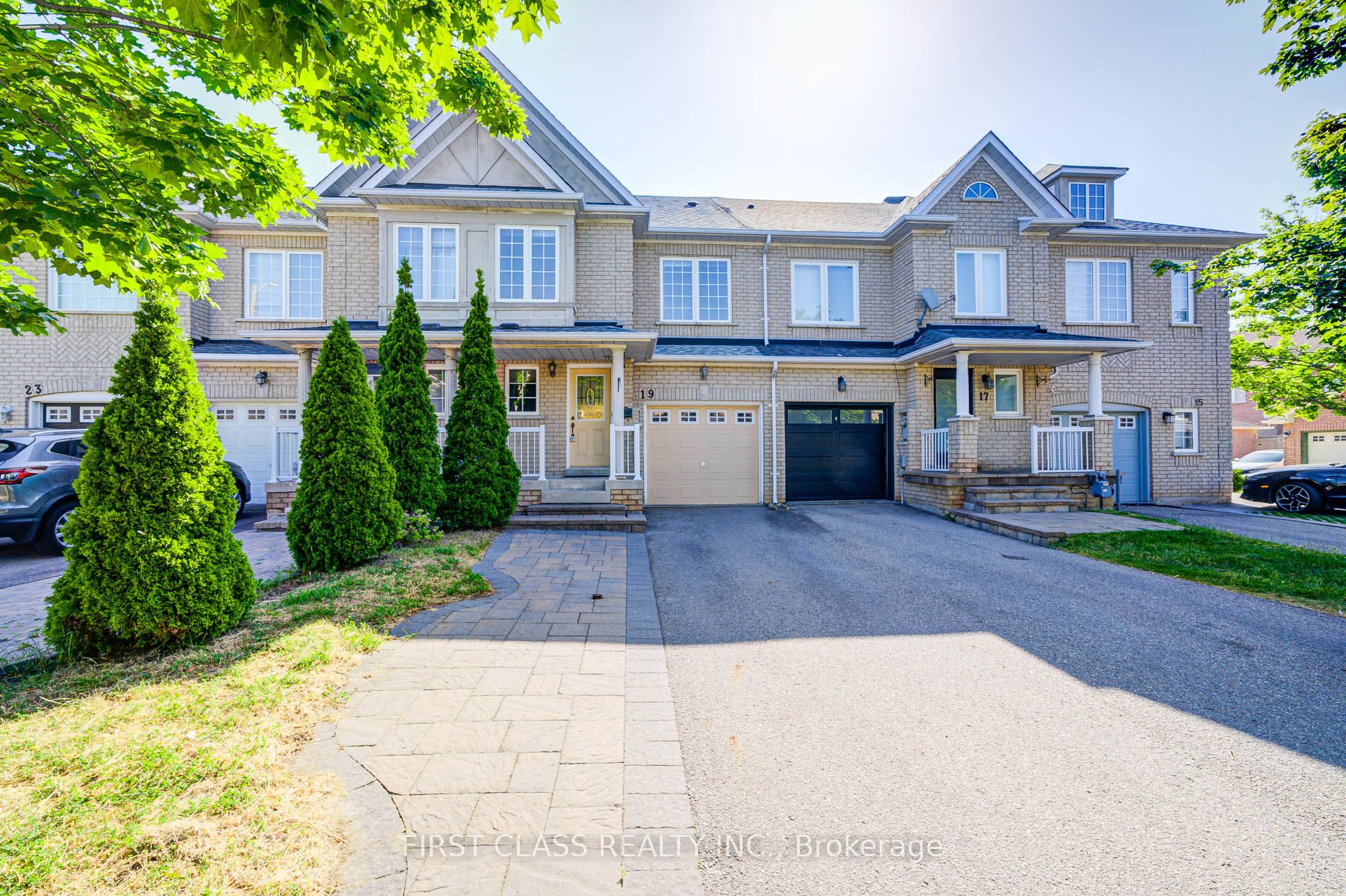 19 Benjamin Hood Crescent