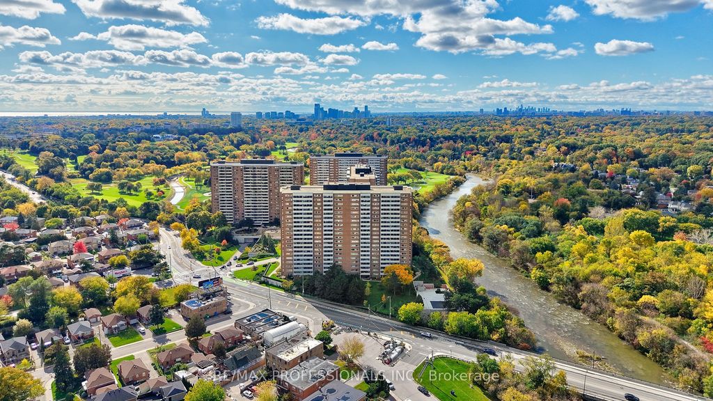 Photo of 270 Scarlett Road #1710, Toronto, ON M6N 4X7 (MLS # W12473597)