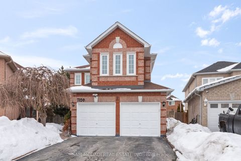7159 Spyglass Crescent Mississauga ON L5N 7H3
