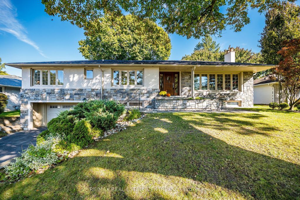 Photo of 16 Aylesbury Road, Toronto, ON M9A 2M5 (MLS # W12464877)