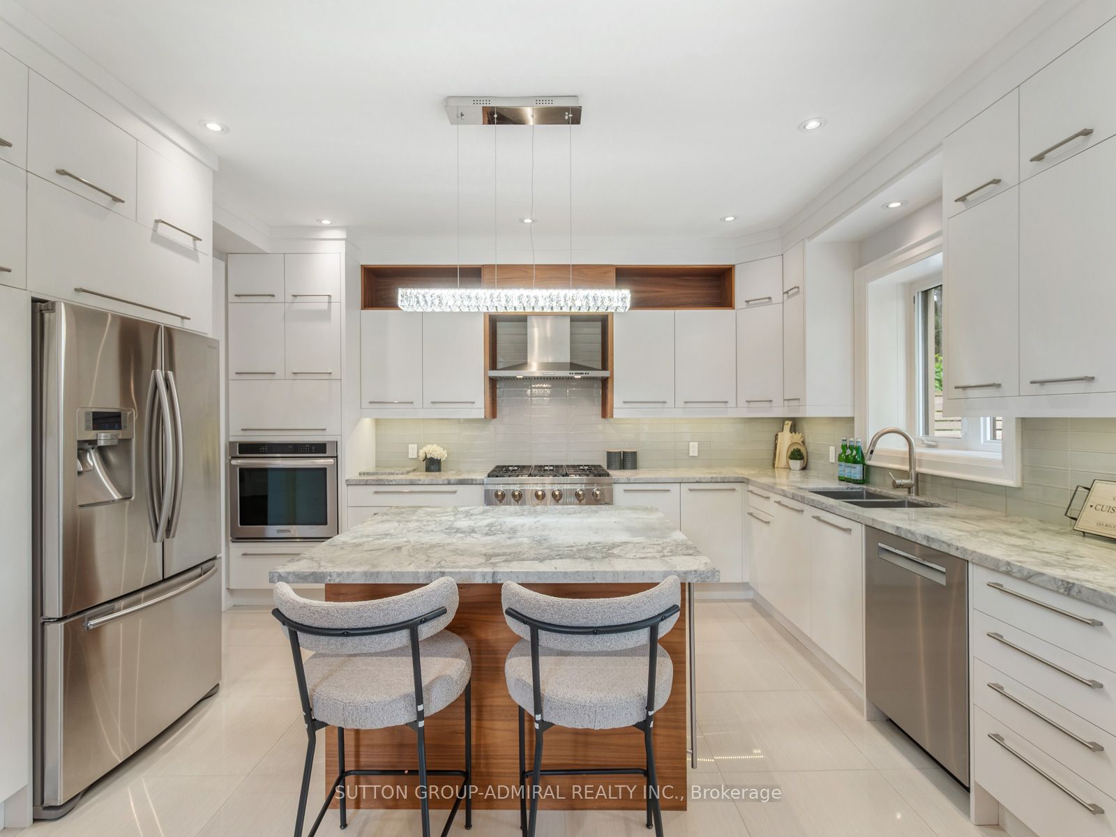 1 Dustan Crescent