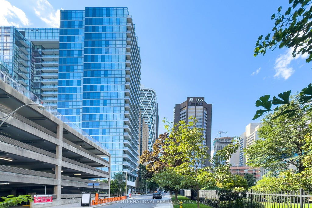 Photo of 210 Simcoe Street #1913, Toronto, ON M5T 0A9 (MLS # C13803886)