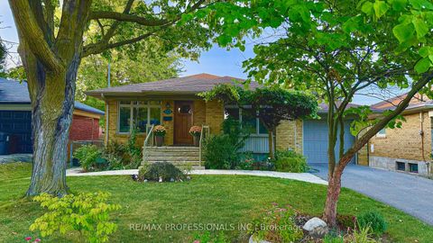84 North Heights Road Toronto ON M9B 2T8