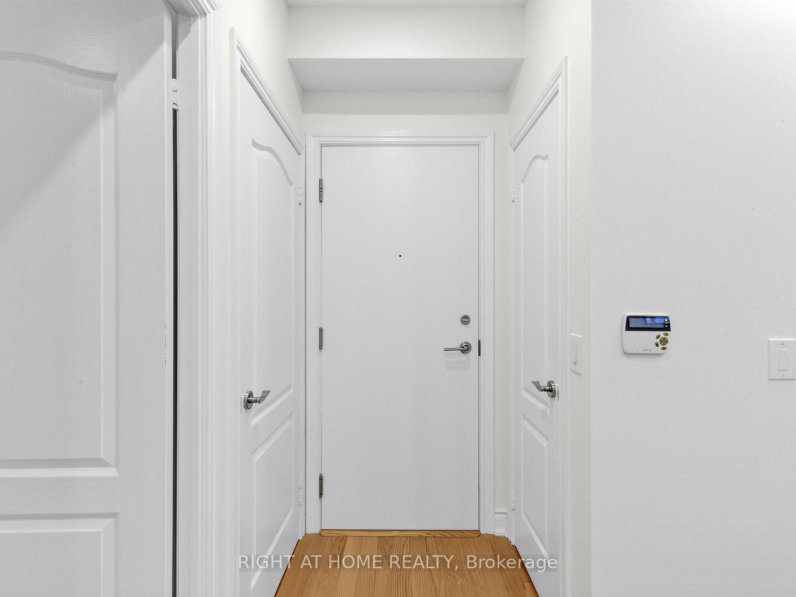 319 Merton Street 304