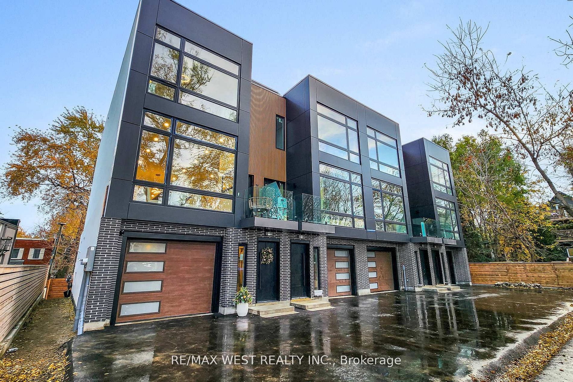 2639R Dundas Street W 3