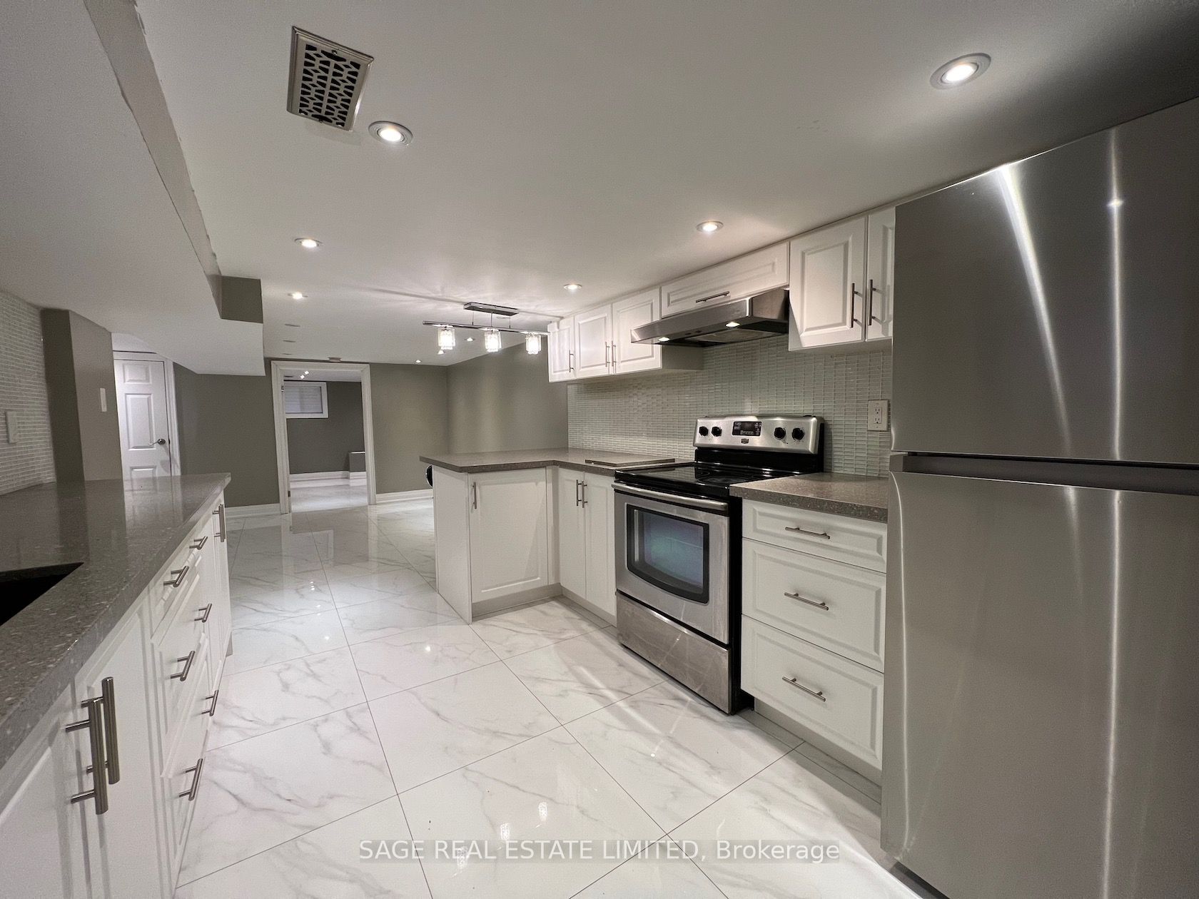 58 Russett Avenue LOWER