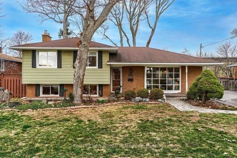 2053 Saxon Road Main Oakville ON L6L 2V1