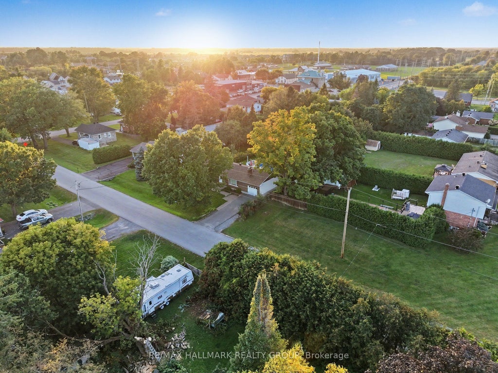Photo of 65 Christopher Hamilton Street, Stittsville - Munster - Richmond, ON K0A 2Z0 (MLS # X13777300)