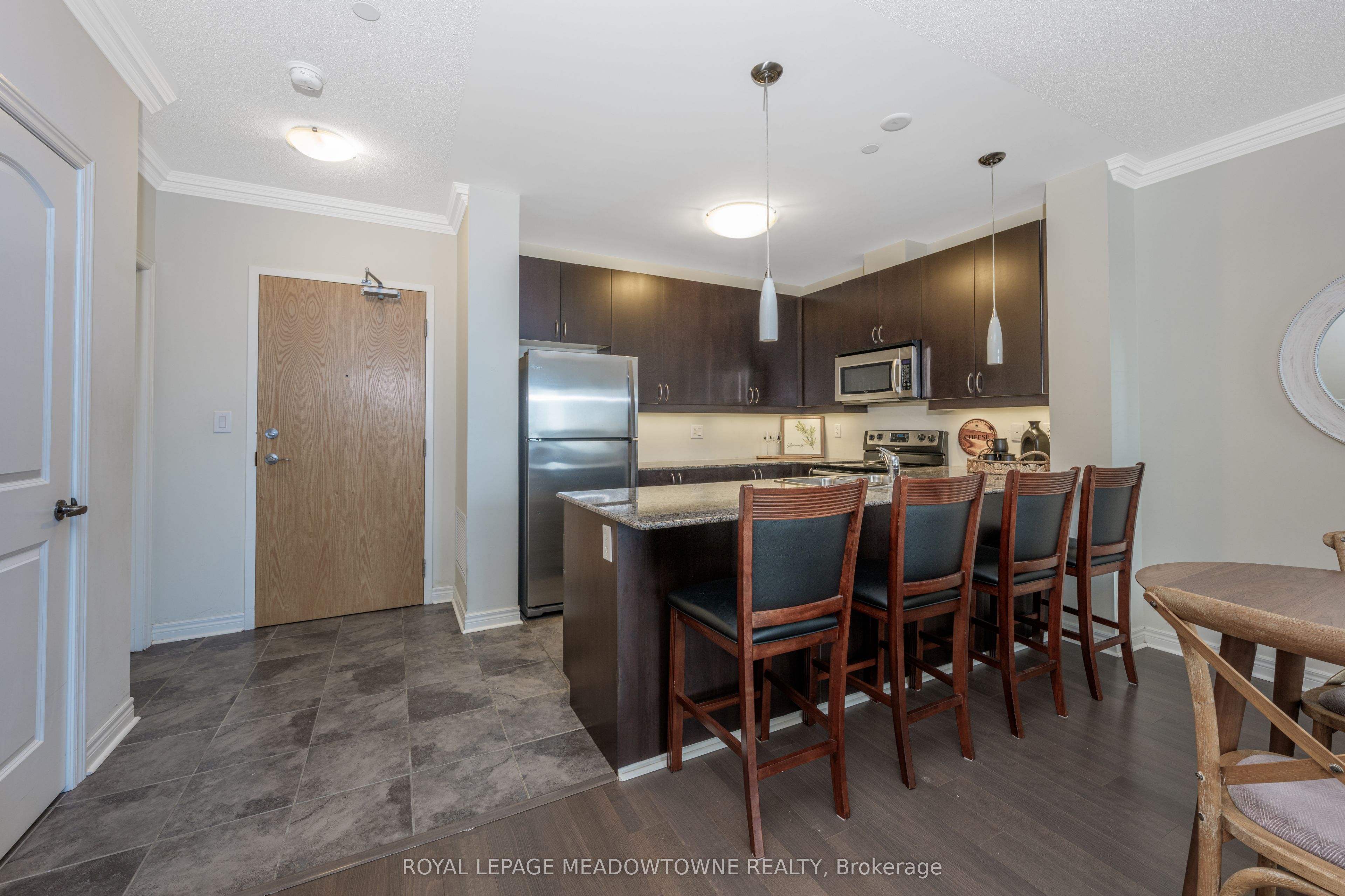 383 Main Street E 308