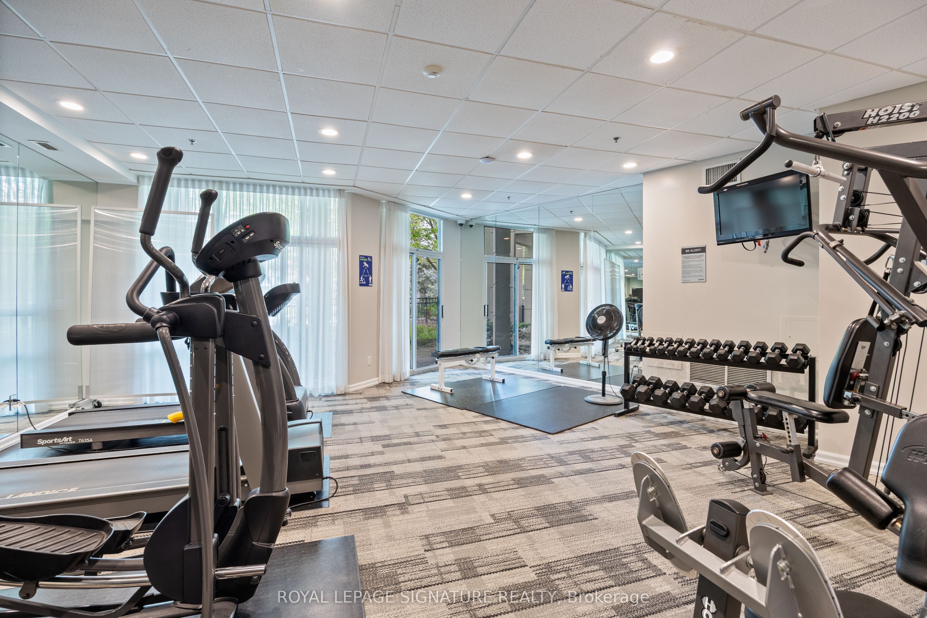 Toronto, ON M3B 3S5, Canada, 2 Bedrooms Bedrooms, ,1 BathroomBathrooms,Residential,Active,130837