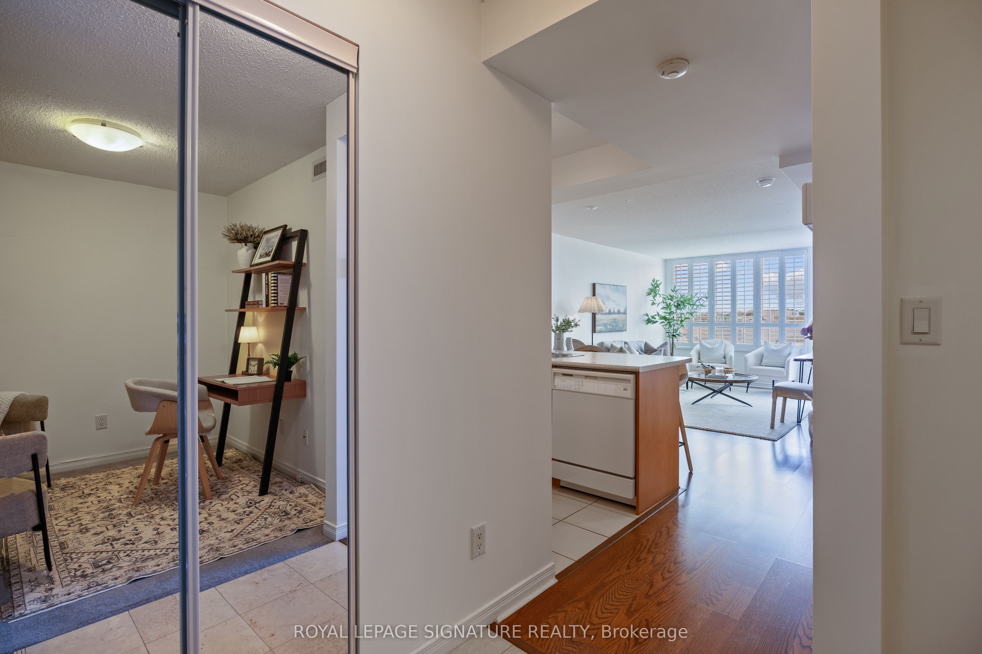 Toronto, ON M3B 3S5, Canada, 2 Bedrooms Bedrooms, ,1 BathroomBathrooms,Residential,Active,130837