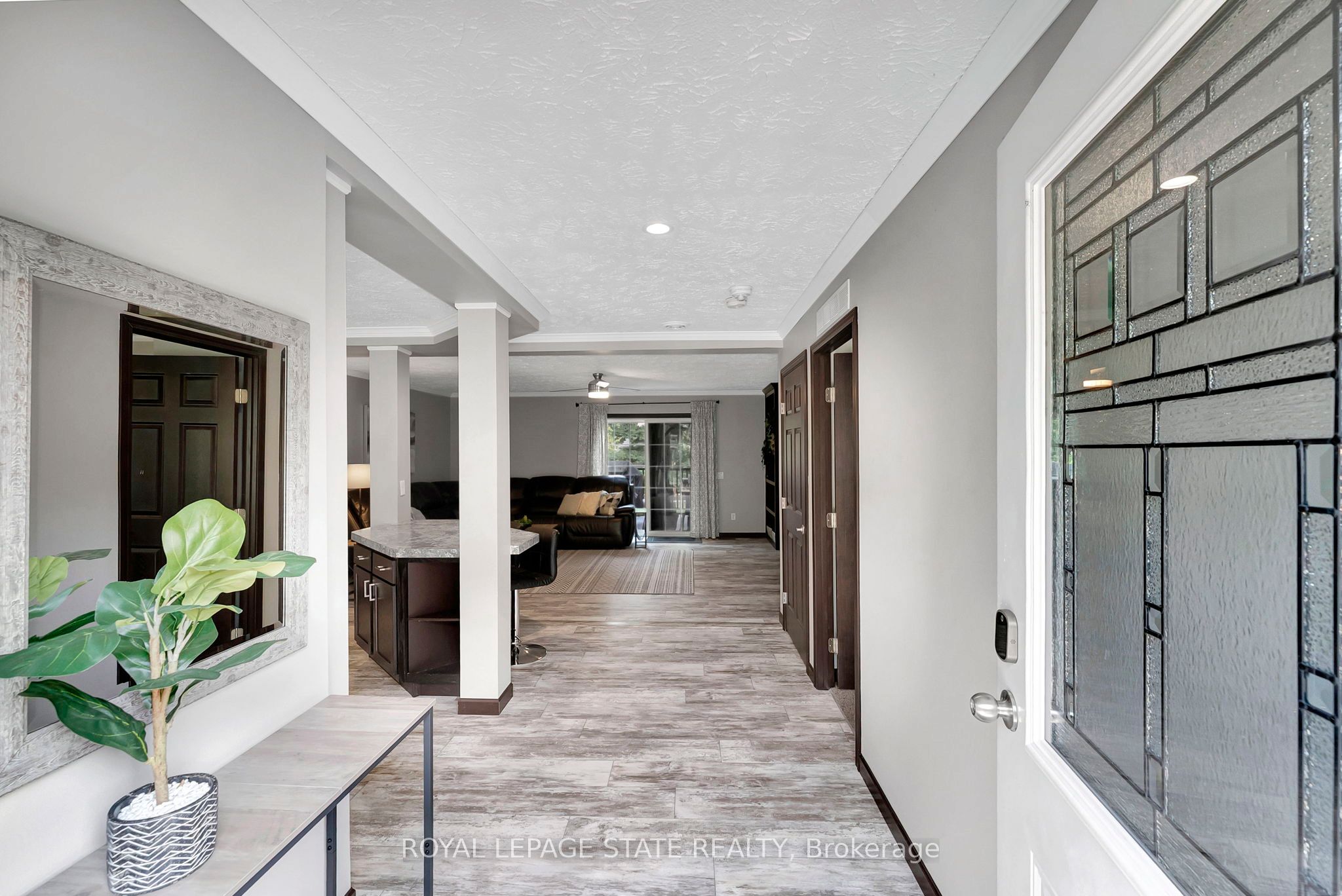 4881 Mapleview Crescent