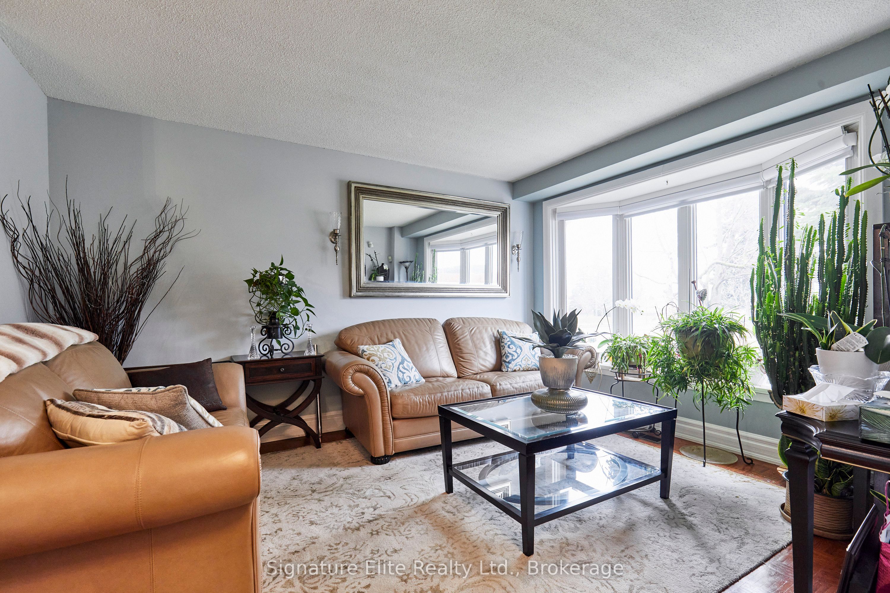 Photo 1 of 24 — 51 Nahanni Terrace Main & Upper, Toronto, ON M1B 1B9