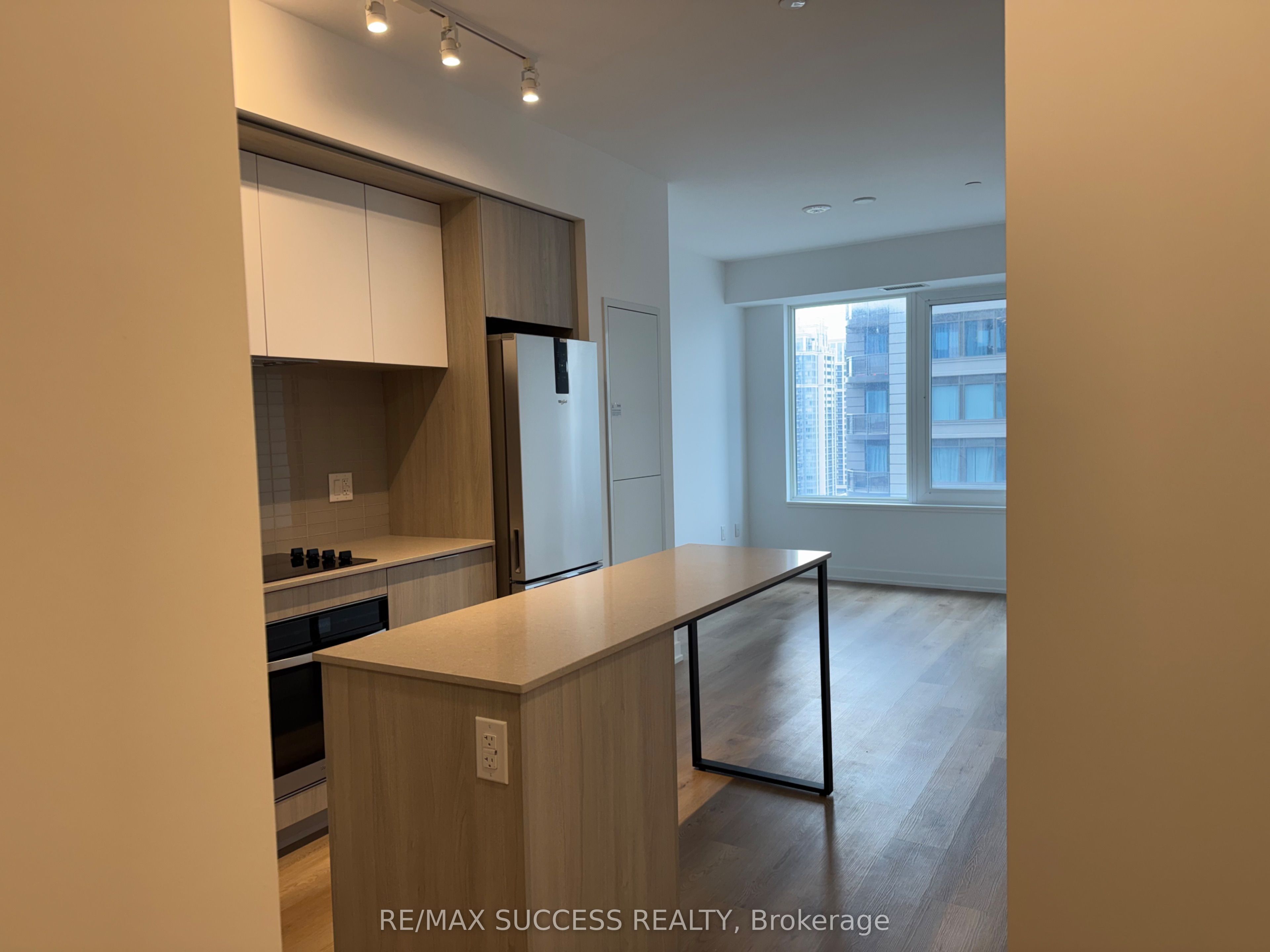 395 Square One Drive 1607
