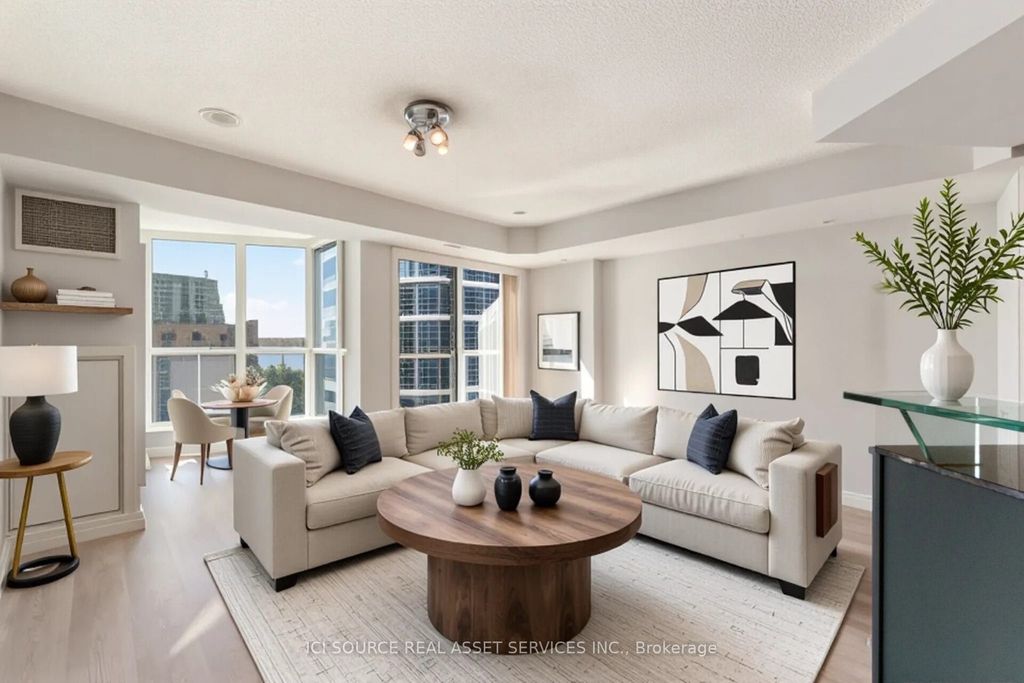 Photo of 8 York Street #911, Toronto, ON M5J 2Y2 (MLS # C12456827)