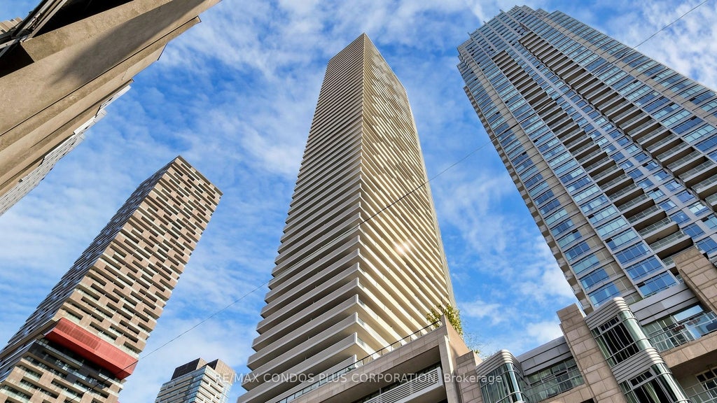 Photo of 2221 Yonge Street #506, Toronto, ON M4S 0B8 (MLS # C13615192)