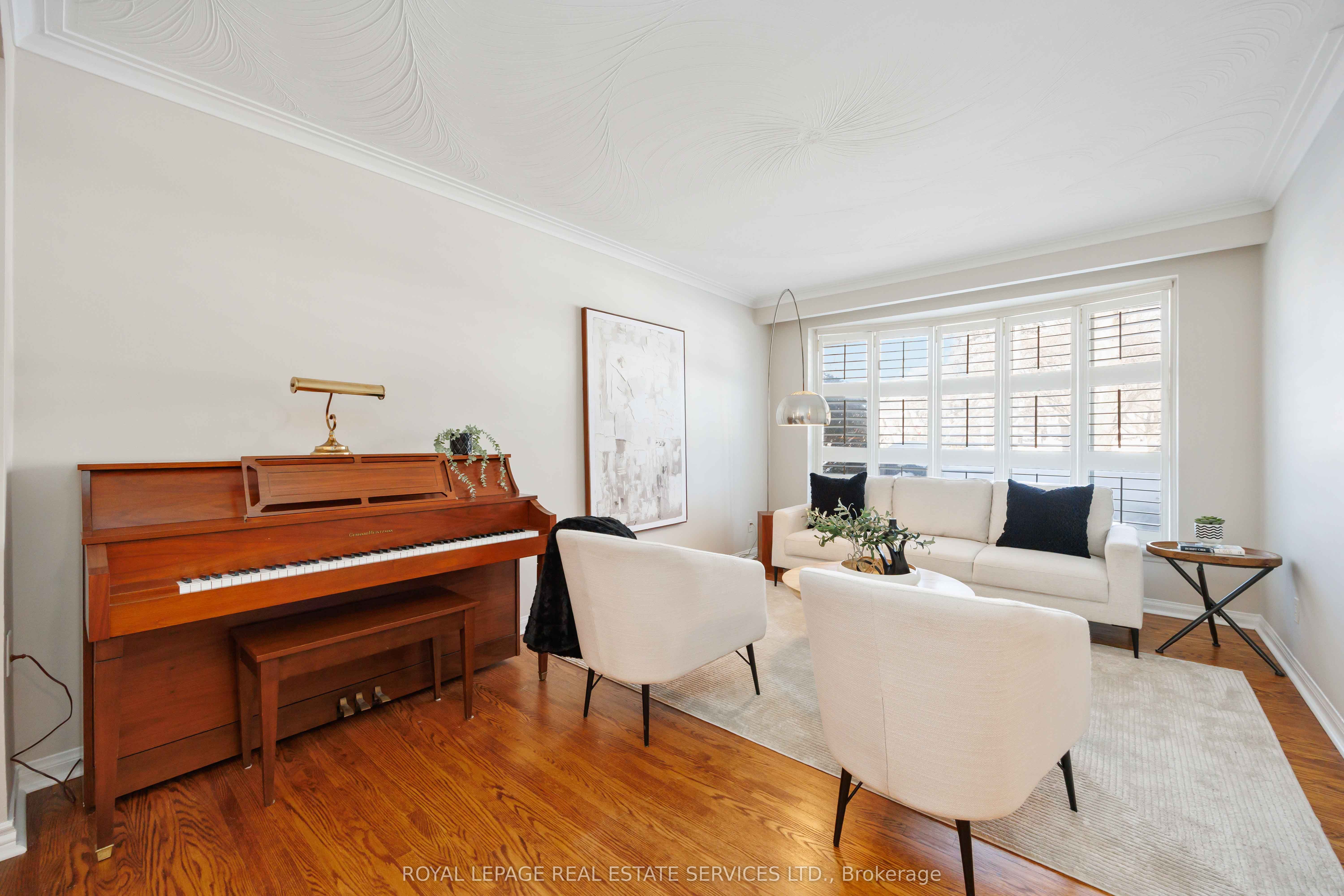 2 Cherry Post Crescent