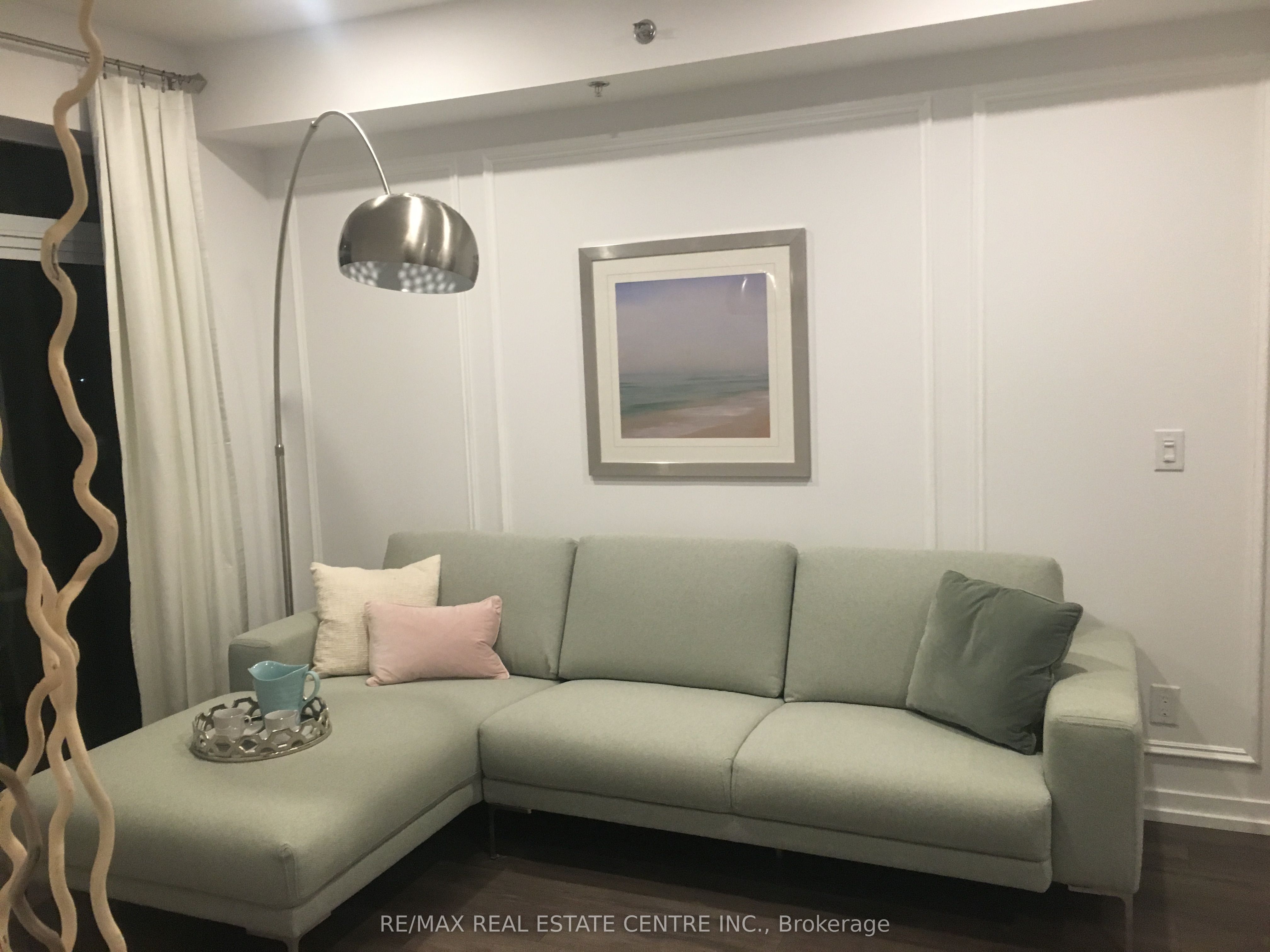 2490 Old Bronte Road 402