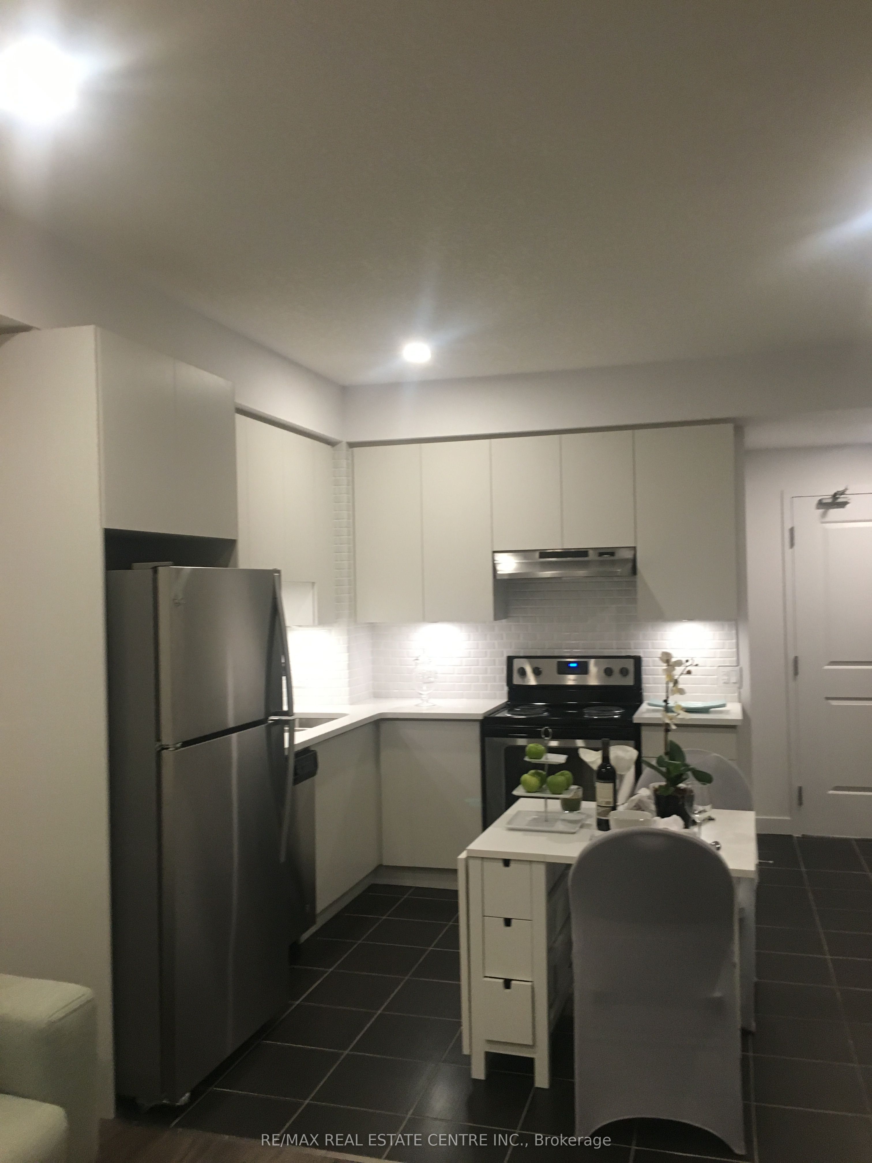 2490 Old Bronte Road 402