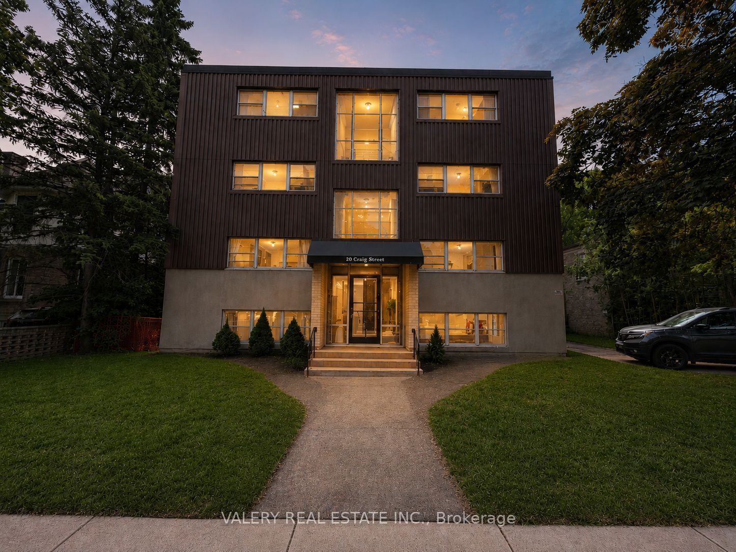 Photo 1 of 5 — 20 Craig Street C, London South, ON N6C 1E8