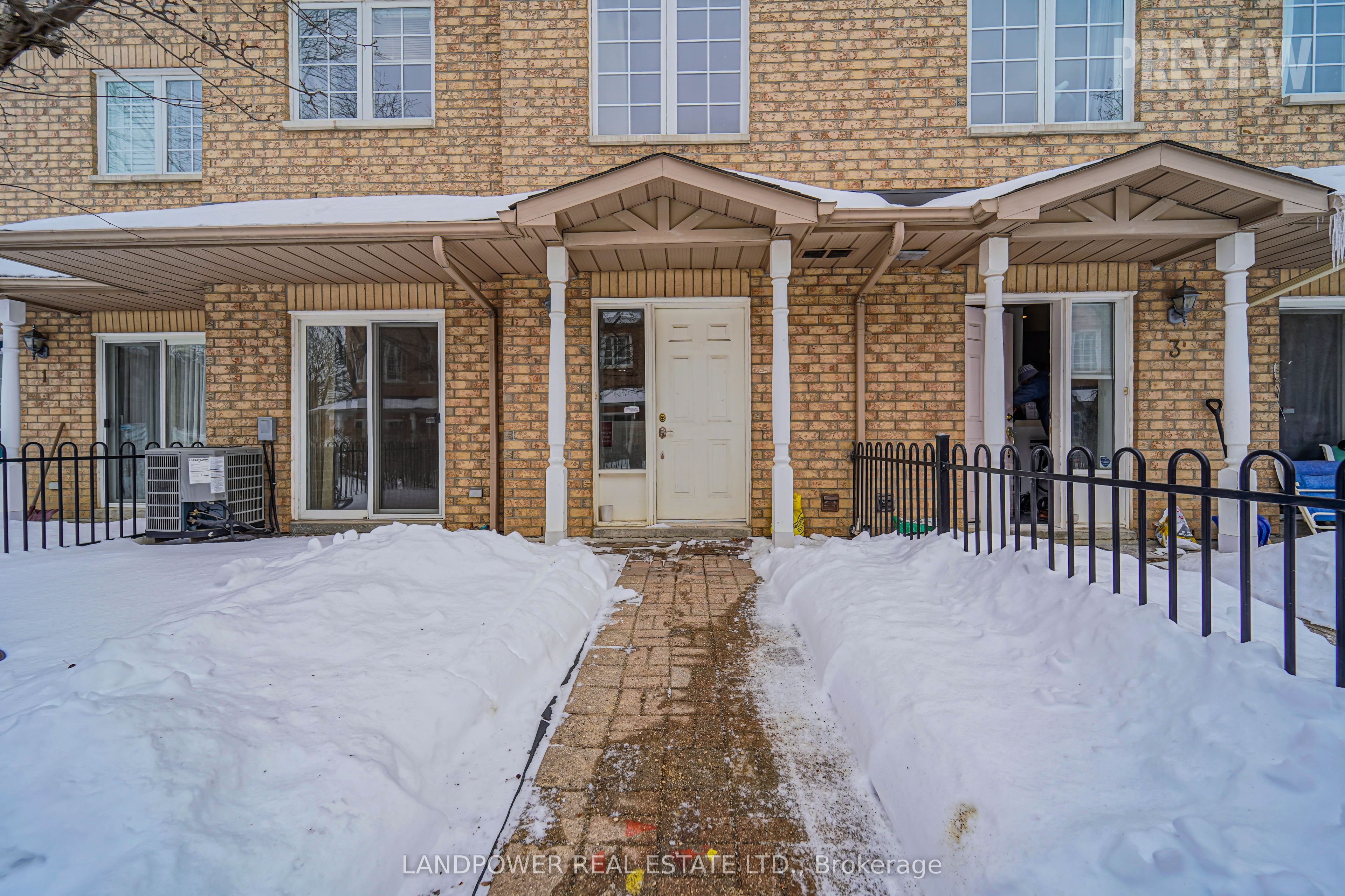 18 St Moritz Way 2
