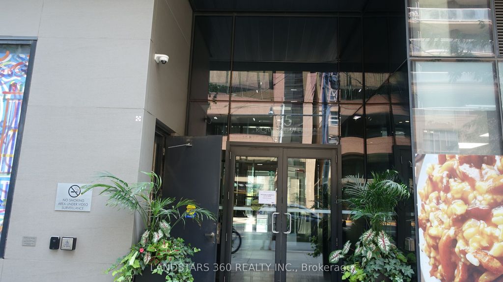 Photo of 25 E Richmond Street E #2812, Toronto, ON M5C 0A6 (MLS # C12595466)